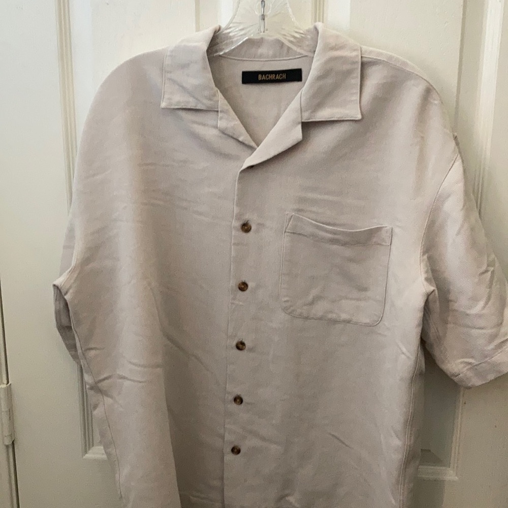 FINAL MARKDOWN Men’s button front bachrach shirt medium